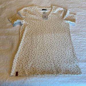 Ampersand Avenue floral t-shirt